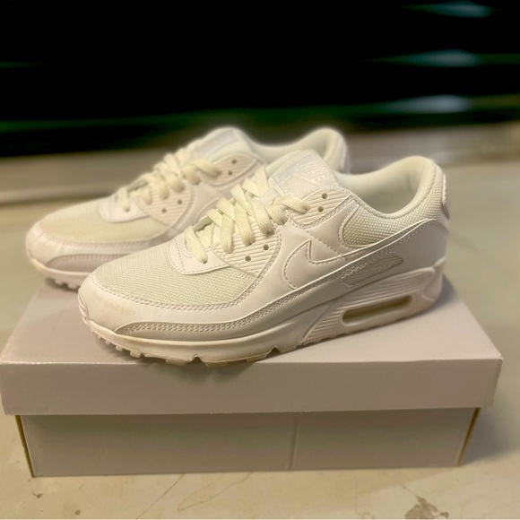 White NIKE AIR MAX - Picture 1 of 5
